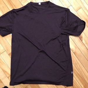 Large men’s lululemon short sleeve